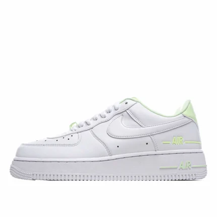 Nike AIR FORCE 107 Sneakers Yellow